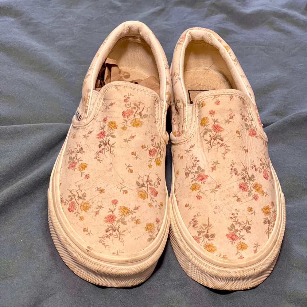 VANS cottage core floral design slip-ons size 6